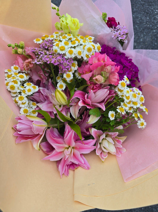 Fall in Love with Flowers – 2026 Bouquet Subscriptions